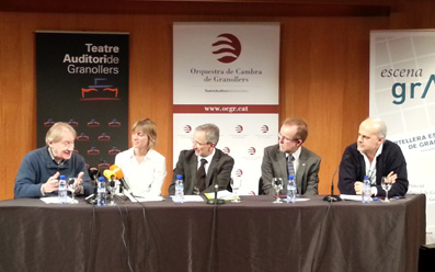 Moment de la roda de premsa de presentació de la temporada de l’OCGr. D’esquerra a dreta: Guy van Waas, director convidat; Alba Barnusell, regidora de Cultura; Josep Mayoral, alcalde de Granollers; Josep Marquès, president de la Fundació Orquestra de Cambra de Granollers, i Corrado Bolsi, director titular de l’OCGr