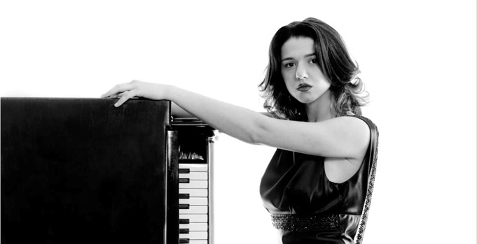 Katia Buniatishvili oferirà el Triple concert de Beethoven junt amb Renaud Capuçon (violí) i Edgar Moreau (violoncel)