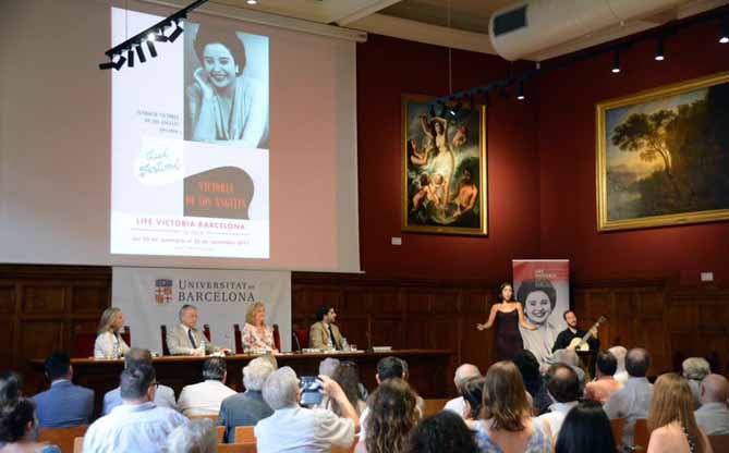 Presentació de la nova seu de la Fundació Victoria de los Ángeles i de la cinquena edició del Lied Festival LIFE Victoria a l’Aula Magna de l’edifici històric de la Universitat de Barcelona, amb l'actuació de Mercedes Gancedo. © www.facebook.com/LIFEVictoria
