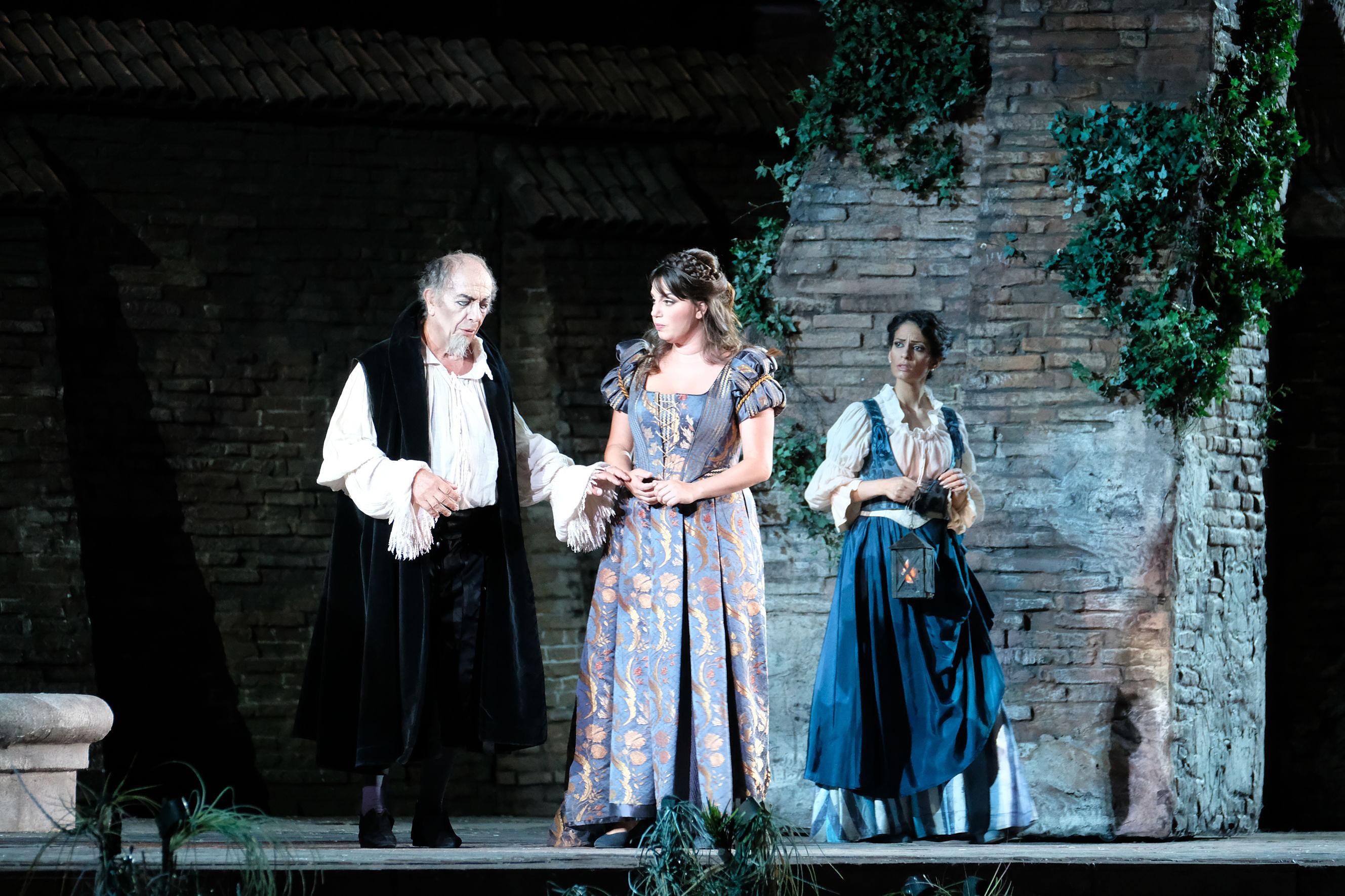 Leo Nucci i Jessica Nuccio, Rigoletto i Gilda a l'òpera de Giusseppe Verdi. Foto: ©Ph Ennevi. Courtesy of Fondazione Arena di Verona
